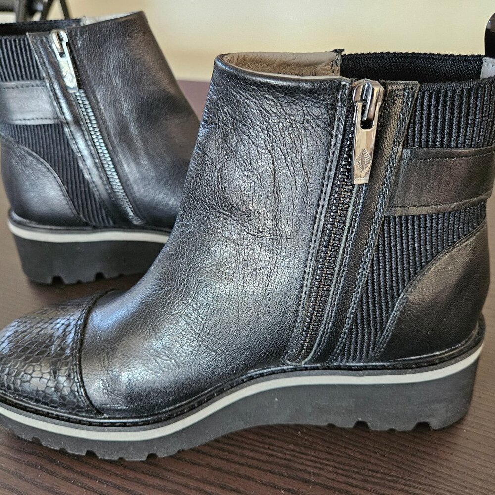 Donald J. Pliner Tinsley Black Boot 7M - Picture 4 of 11